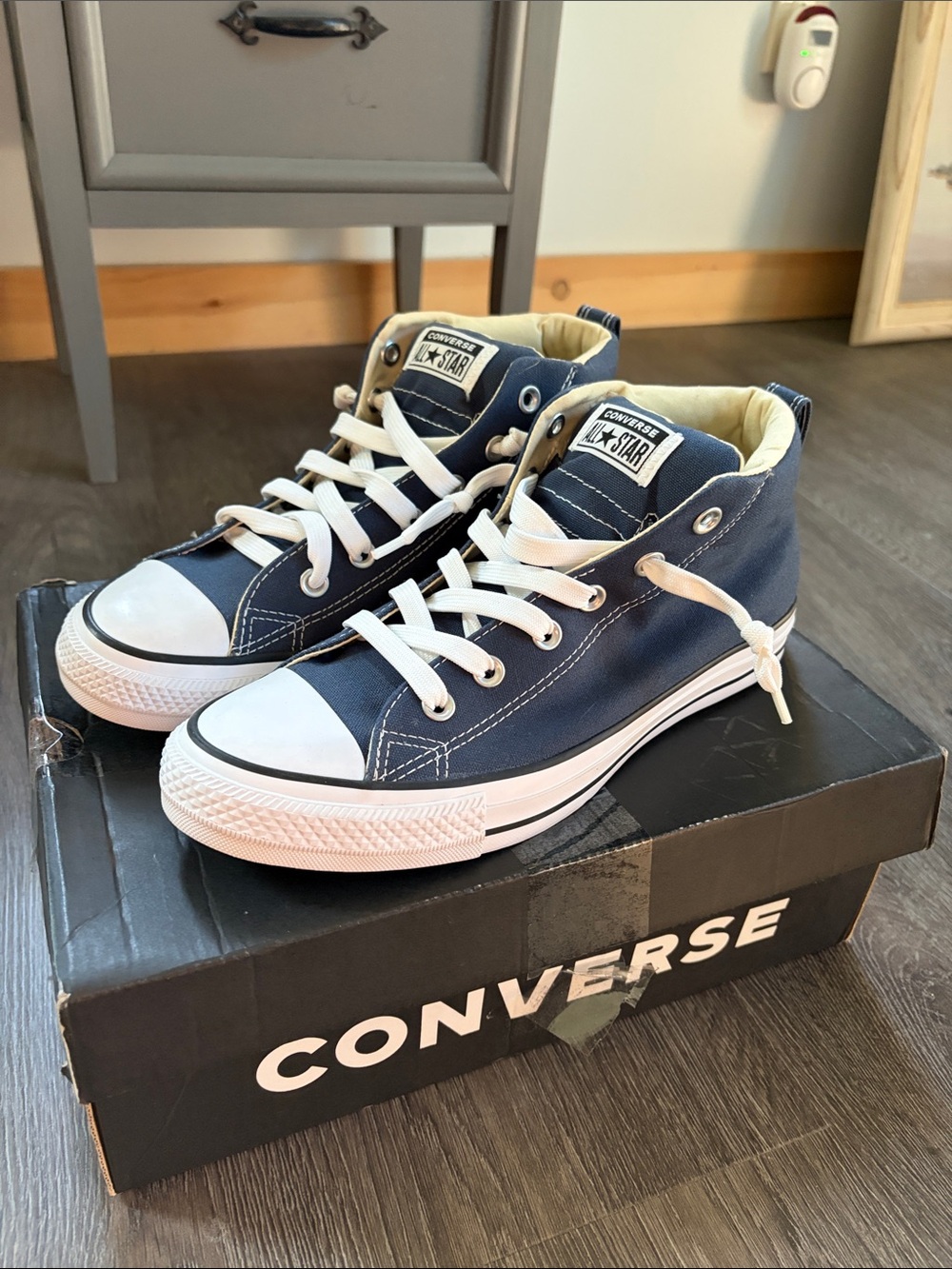 Converse Street Mid